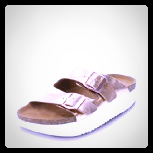 Sandals - Picture 1 of 2